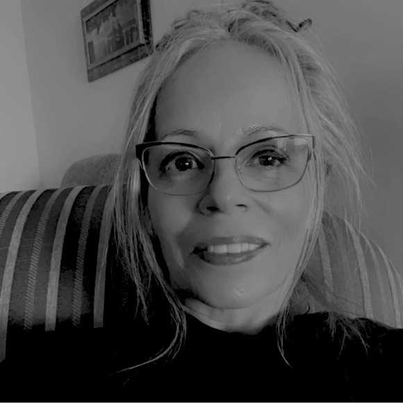 Meet your Posher, Priscilla - Picture 1 of 1